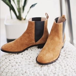 Club Monaco suede chelsea boots 10 ❤️❤️